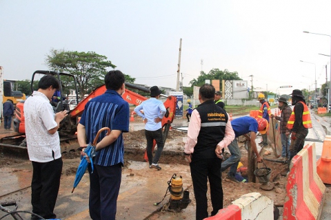 ไฟล์แนบ ผอ.กปภ.ข.6 ลงพื้นที่แก้ไขสถานการณ์น้ำไม่ไหลในพื้นที่ขอนแก่น หลังประสบปัญหาน้ำไม่ไหลในพื้นที่สูงติดต่อกันหลายวัน