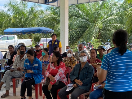 ไฟล์แนบ การประปาส่วนภูมิภาคสาขากาญจนดิษฐ์ ภายใต้การบริหารของนายสุรพงศ์ สมหวัง ผู้จัดการการประปาส่วนภูมิภาคสาขากาญจนดิษฐ์ มอบหมายนางธันย์วรินท์ คงจันทร์ หัวหน้างาน8 งานจัดเก็บรายได้ นางสาวรัชนีพร เกิดวัน หัวหน้างาน 8 งานอำนวยการ พร้อมด้วยพนักงานในสังกัดลงพื้นที่ประชาสัมพันธ์ การแนะนำการใช้ PWA Plus Life+ เพิ่มความสะดวกรวดเร็ว ครบจบในแอปเดียว  จะจ่าย จะแจ้ง แอปเดียวจบ! ดาวน์โหลดฟรีไม่มีค่าใช้จ่าย แอปพลิเคชั่นเพื่ออำนวยความสะดวกให้แก่ผู้ใช้น้ำของ กปภ....ณ  ศาลาหมู่บ้าน(หลุมแป๋ง) หมู่ที่ 5 บ้านพ่วง ตำบลพลายวาส อำเภอกาญจนดิษฐ์ พร้อมทั้งมอบน้ำดื่มตราสัญญาลักษณ์ กปภ.ในกิจกรรมดังกล่าว  