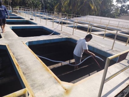 ไฟล์แนบ การประปาส่วนภูมิภาคสาขาประจวบคีรีขันธ์ ดำเนินการล้างถังตกตะกอนโรงกรองขนาด 400 ลบม./ชม. ฝั่งตะวันตก และโรงกรองขนาด 200 ลบม./ชม. 