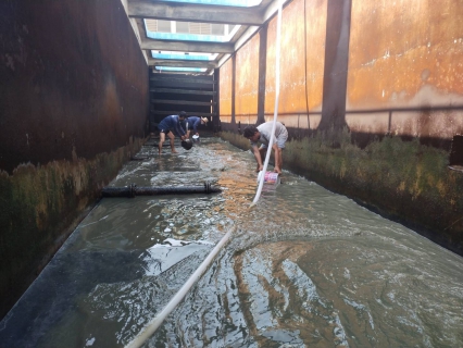 ไฟล์แนบ การประปาส่วนภูมิภาคสาขาประจวบคีรีขันธ์ ดำเนินการล้างถังตกตะกอนโรงกรองขนาด 400 ลบม./ชม. ฝั่งตะวันตก และโรงกรองขนาด 200 ลบม./ชม. 