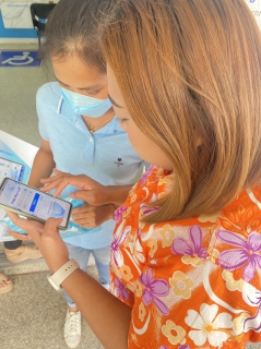 ไฟล์แนบ การประปาส่วนภูมิภาคสาขาชุมพร ประชาสัมพันธ์ การใช้งาน PWA Plus Life พร้อมมอบของที่ระลึกให้ลูกค้าเนื่องในเทศกาลสงกรานต์ 