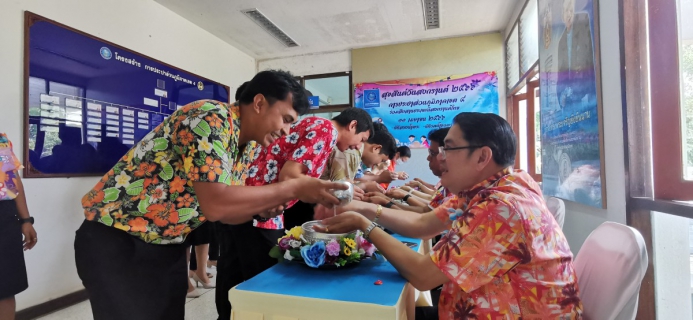 ไฟล์แนบ กปภ.ข.4 ร่วมจัดกิจกรรมสรงน้ำพระ รดน้ำขอพรผู้ใหญ่ เทศกาลสงกรานต์ 2566 ตามวิถีอันดีงาม