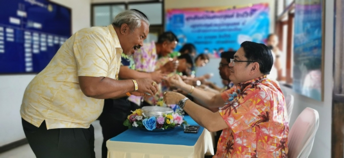 ไฟล์แนบ กปภ.ข.4 ร่วมจัดกิจกรรมสรงน้ำพระ รดน้ำขอพรผู้ใหญ่ เทศกาลสงกรานต์ 2566 ตามวิถีอันดีงาม