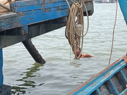 ไฟล์แนบ การประปาส่วนภูมิภาคสาขากาญจนดิษฐ์ดำเนินการซ่อมท่อในคลองดอนสัก เพื่อผู้ใช้น้ำบ้านฝ่ายท่า ดอนสัก อำเภอดอนสัก จังหวัดสุราษฎร์ธานี