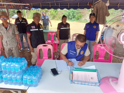 ไฟล์แนบ กปภ.สาขาระนอง สนับสนุนน้ำดื่มตราสัญลักษณ์ จุดให้บริการประชาชนในช่วงเทศกาลสงกรานต์ประจำปี 2566 พื้นที่อำเภอกะเปอร์ จำนวน 600 ขวด