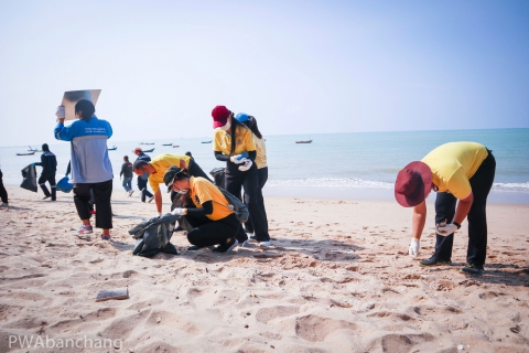 ไฟล์แนบ กปภ.บ้านฉาง ร่วมเก็บขยะชายหาดพยูน