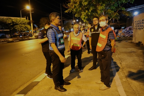 ไฟล์แนบ นายสุรชัย เชื้อแพ่ง รองผู้ว่าการ (ปฏิบัติการ 5) นายประทีป กุศลวัฒนะ ผู้อำนวยการการประปาส่วนภูมิภาคเขต 4 และคณะกรรมการนโยบายรัฐวิสาหกิจ ร่วมลงพื้นที่ทำ step test ค้นหาท่อแตกท่อรั่วบริเวณพื้นที่ DMA 07-1