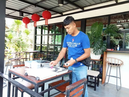 ไฟล์แนบ วันพุธที่ 26 เมษายน 2566 นายสุรพงศ์ สมหวัง ผจก.กปภ.สาขากาญจนดิษฐ์ มอบหมายให้พนักงานในสายงานผลิต ออกพื้นที่ตรวจสอบคุณภาพน้ำประปา โดยการตรวจวัดค่าคลอรีน ค่าความขุ่นในน้ำประปา  ซอยร้านกาแฟเขาหาคาเฟ่ ตำบลปากแพรก อำเภอดอนสัก จังหวัดสุราษฎร์ธานี โดยเป็นการตรวจสอบและควบคุมคุณภาพน้ำประปาในระบบจ่าย ตามโครงการจัดการน้ำสะอาด (WSP) ตามจุดควบคุมตรวจสอบตามแผนที่กำหนด ผลการตรวจสอบคุณภาพน้ำเป็นไปตามเกณฑ์มาตรฐาน กปภ. 