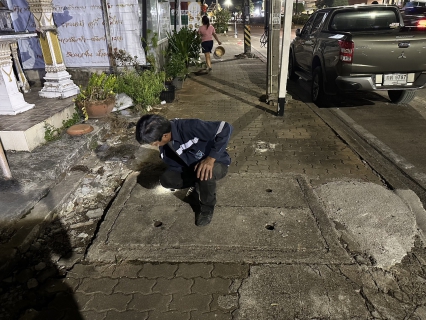 ไฟล์แนบ กปภ.สาขากระบี่ ดำเนินงานตามแผนบริหารจัดการน้ำสูญเสียเชิงรุก เดินหน้าลงพื้นที่ DM06-02 ถนนอุตรกิจ ตำบลปากน้ำ อำเภอเมือง จังหวัดกระบี่ เดินเท้าหาท่อแตกรั่ว พร้อมซ่อมปิดจุด เพื่อลดการเกิดน้ำสูญเสีย 