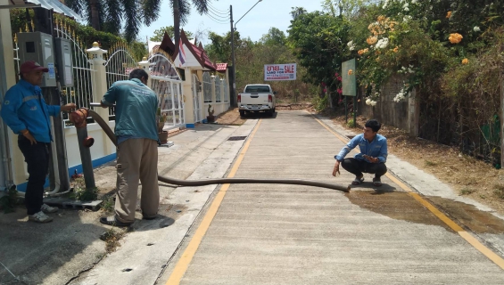 ไฟล์แนบ กปภ.สาขาภูเก็ต ดำเนินการระบายตะกอน ตรวจสอบคุณภาพน้ำ และวัดแรงดันน้ำประปาในบริเวณ ซ.วีรโชติ ต.ราไวย์ อ.เมืองภูเก็ต จ.ภูเก็ต