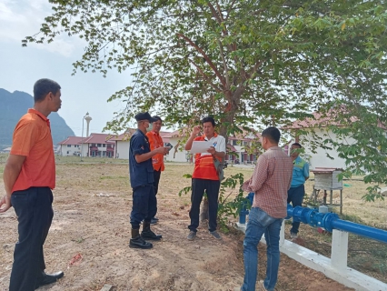 ไฟล์แนบ การประปาส่วนภูมิภาคสาขากาญจนดิษฐ์ เข้าตรวจสอบแก้ไขปัญหา เรื่องการบริหารจัดการน้ำและการจ่ายน้ำให้กับเรือนจำกลางจังหวัดสุราษฎร์ธานี วันพฤหัสบดีที่ 27 เมษายน 2566 นายสุราพงศ์ สมหวัง ผู้จัดการ กปภ.สาขากาญจดิษฐ์ พร้อม หัวหน้างาน  และพนักงานในสังกัด เข้าพบปะพูดคุยและตรวจสอบ เรื่องการบริหารจัดการน้ำและการจ่ายน้ำให้กับเรือนจำกลางจังหวัดสุราษฎร์ธานี ในช่วงฤดูแล้งที่เกิดขึ้น เพื่อสร้างความมั่นใจให้กับเรือนจำกลางจังหวัดสุราษฎร์ธานี ในการบริหารจัดการน้ำอย่างต่อเนื่องต่อไป