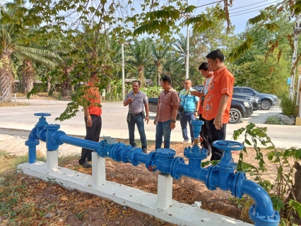 ไฟล์แนบ การประปาส่วนภูมิภาคสาขากาญจนดิษฐ์ เข้าตรวจสอบแก้ไขปัญหา เรื่องการบริหารจัดการน้ำและการจ่ายน้ำให้กับเรือนจำกลางจังหวัดสุราษฎร์ธานี วันพฤหัสบดีที่ 27 เมษายน 2566 นายสุราพงศ์ สมหวัง ผู้จัดการ กปภ.สาขากาญจดิษฐ์ พร้อม หัวหน้างาน  และพนักงานในสังกัด เข้าพบปะพูดคุยและตรวจสอบ เรื่องการบริหารจัดการน้ำและการจ่ายน้ำให้กับเรือนจำกลางจังหวัดสุราษฎร์ธานี ในช่วงฤดูแล้งที่เกิดขึ้น เพื่อสร้างความมั่นใจให้กับเรือนจำกลางจังหวัดสุราษฎร์ธานี ในการบริหารจัดการน้ำอย่างต่อเนื่องต่อไป