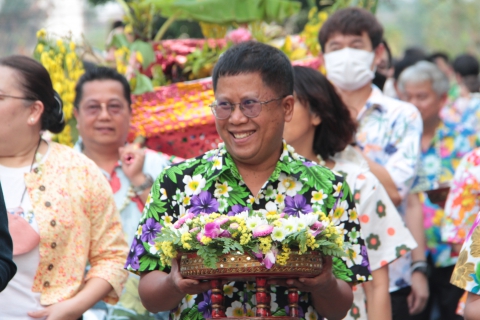 ไฟล์แนบ การประปาส่วนภูมิภาคเขต 9 จัดงาน สืบสานป๋าเวณีปี๋ใหม่เมือง ประจำปี 2566 จัดกิจกรรมรดน้ำดำหัว, ขอขมาและรับพรจากผู้อาวุโส, ผู้บริหารอาวุโส และ อดีตผู้บริหาร เนื่องในโอกาสเทศกาลสงกรานต์ของไทย โดยมีผู้บริหารการประปาส่วนภูมิภาคเขต 9, ผู้จัดการ การประปาส่วนภูมิภาคสาขา, หัวหน้างาน และ พนักงานในสังกัดร่วมกิจกรรม