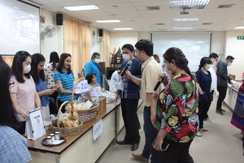 ไฟล์แนบ กปภ.ข.9 จัดกิจกรรมตลาดนัดฮอมบุญ กปภ.ข.9 จำหน่ายสินค้า อาหาร เครื่องดื่มและของใช้ รวมทั้งสิ่งของที่จำเป็นสำหรับเด็ก ซึ่งจะนำไปเป็นทุน สำหรับบริจาคสิ่งของ และ เงินสนับสนุน ให้กับสถานสงเคราะห์เด็กบ้านเวียงพิงค์