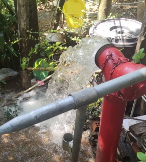 ไฟล์แนบ การประปาส่วนภูมิภาคสาขาตะกั่วป่า ดำเนินการตามแผนงานบริการและควบคุมน้ำสูญเสีย โบล์วน้ำเพื่อระบายตะกอนในเส้นท่อ