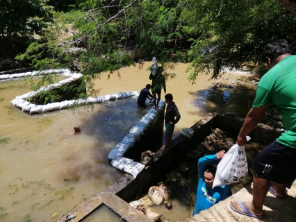 ไฟล์แนบ การประปาส่วนภูมิภาคสาขากระบี่ เตรียมความพร้อมรองรับสถานการณ์ภัยแล้ง เร่งดำเนินการสำรวจปริมาณน้ำดิบ เฝ้าติดตามปริมาณน้ำ พร้อมกั้นฝายเพื่อชะลอน้ำ