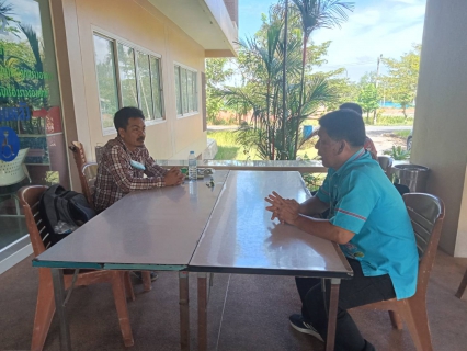 ไฟล์แนบ การประปาส่วนภูมิภาคสาขากาญจนดิษฐ์ เข้าพบปะผู้น้ำท้องถิ่น นายมนตรี ทองอ่อน รองนายกองค์การบริหารส่วนตำบลท่าทองใหม่ เพื่อพบปะพูดคุย ร่วมกันแก้ไขปัญหาน้ำไหลอ่อนหรือไม่ไหลในพื้นที่ ปัญหาอุปสรรคและแนวทางแก้ไข ในพื้นที่ องค์การบริหารส่วนตำบลท่าทองใหม่