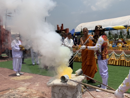 ไฟล์แนบ งานลูกค้าสัมพันธ์ กปภ.ข.8 ร่วมกับ กปภ.สาขาพิบูลมังสาหาร ให้บริการน้ำดื่มตรา กปภ. ในงานพิธีบวงสรวงเพื่อยกเสาเอกพระบรมธาตุศรีแสงธรรมมหาวชิระโมลี