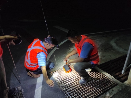 ไฟล์แนบ วันที่ 11 พฤษภาคม 2566  การประปาส่วนภูมิภาคสาขาสุวรรณภูมิ ทำการออกสำรวจหาท่อแตก-รั่ว โดยวิธีการ Passive Control