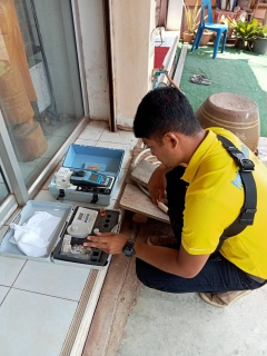 ไฟล์แนบ วันจันทร์ที่ 15 พฤษภาคม 2566  การประปาส่วนภูมิภาคสาขากาญจนดิษฐ์ ภายใต้การนำของ นายสุรพงศ์ สมหวัง ผู้จัดการการประปาส่วนภูมิภาคสาขากาญจนดิษฐ์ มอบหมายพนักงาน งานผลิต ลงพื้นที่ตรวจสอบคุณภาพจำนวน 6 จุด เพื่อเป็นการทวนสอบ RE-CHECK คุณภาพน้ำในระบบจำหน่ายตามโครงการ Water is life อีกทั้งเป็นการควบคุมคุณภาพน้ำประปาให้ได้มาตรฐาน ของกรมอนามัยและของ การประปาส่วนภูมิภาคต่อไป 