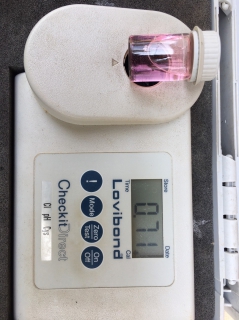 ไฟล์แนบ วันจันทร์ที่ 15 พฤษภาคม 2566  การประปาส่วนภูมิภาคสาขากาญจนดิษฐ์ ภายใต้การนำของ นายสุรพงศ์ สมหวัง ผู้จัดการการประปาส่วนภูมิภาคสาขากาญจนดิษฐ์ มอบหมายพนักงาน งานผลิต ลงพื้นที่ตรวจสอบคุณภาพจำนวน 6 จุด เพื่อเป็นการทวนสอบ RE-CHECK คุณภาพน้ำในระบบจำหน่ายตามโครงการ Water is life อีกทั้งเป็นการควบคุมคุณภาพน้ำประปาให้ได้มาตรฐาน ของกรมอนามัยและของ การประปาส่วนภูมิภาคต่อไป 