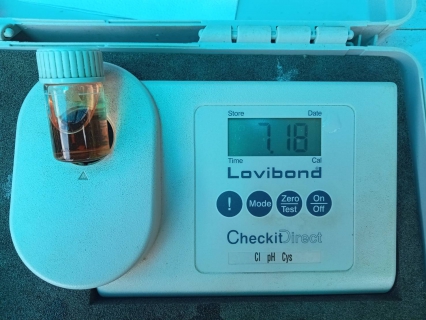 ไฟล์แนบ วันจันทร์ที่ 15 พฤษภาคม 2566  การประปาส่วนภูมิภาคสาขากาญจนดิษฐ์ ภายใต้การนำของ นายสุรพงศ์ สมหวัง ผู้จัดการการประปาส่วนภูมิภาคสาขากาญจนดิษฐ์ มอบหมายพนักงาน งานผลิต ลงพื้นที่ตรวจสอบคุณภาพจำนวน 6 จุด เพื่อเป็นการทวนสอบ RE-CHECK คุณภาพน้ำในระบบจำหน่ายตามโครงการ Water is life อีกทั้งเป็นการควบคุมคุณภาพน้ำประปาให้ได้มาตรฐาน ของกรมอนามัยและของ การประปาส่วนภูมิภาคต่อไป 