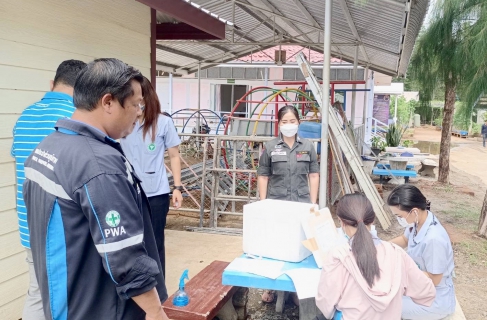 ไฟล์แนบ กปภ.สาขาขลุง และงานควบคุมคุณภาพน้ำ 2 กปภ.เขต 1 ร่วมกับเจ้าหน้าที่สาธารณสุขจังหวัด พร้อมด้วยเจ้าหน้าที่ศูนย์อนามัยที่ 6 ชลบุรี ลงพื้นที่ตรวจสอบคุณภาพน้ำ และเก็บตัวอย่างน้ำเพื่อตรวจสอบหาเชื้อโคลิฟอร์มแบคทีเรีย ป้องกันการแพร่ระบาดของเชื้อโนโรไวรัส (Norovirus) และสร้างความเชื่อมั่นในคุณภาพน้ำประปา (Water is Life)