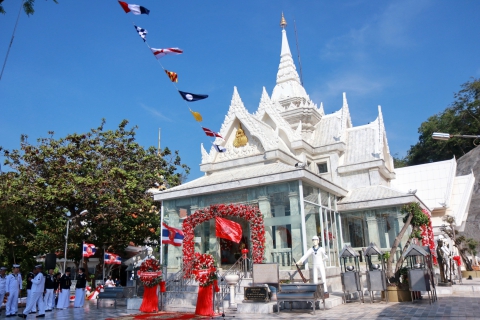 ไฟล์แนบ การประปาส่วนภูมิภาคสาขาชุมพรเข้าร่วมพิธีรำลึก 100 ปี วันคล้ายวันสิ้นพระชนม์กรมหลวงชุมพรเขตอุดมศักดิ์ "วันอาภากร"พร้อมสนับสนุนน้ำดื่มบรรจุขวดตราสัญลักษณ์ กปภ.จำนวน 200 ขวด