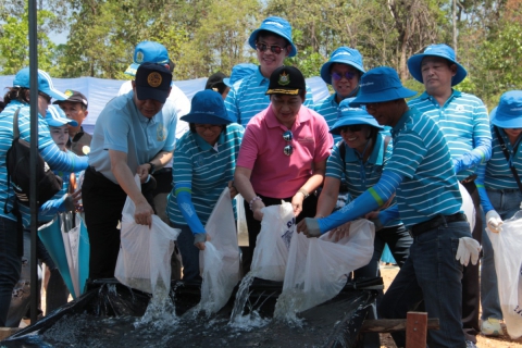 ไฟล์แนบ กปภ. ฉลอง 100 ปี สมเด็จพระเจ้าพี่นางเธอฯ รวมพลังฟื้นฟูแหล่งน้ำ สร้างฝาย บ้านป่าสักงาม