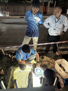 ไฟล์แนบ กปภ.สาขาสมุทรสงคราม ลงพื้นที่ทำ STEP TEST สำรวจท่อแตกรั่ว เร่งซ่อมท่อ ลดน้ำสูญเสีย เพิ่มน้ำจำหน่าย ลดข้อร้องเรียน