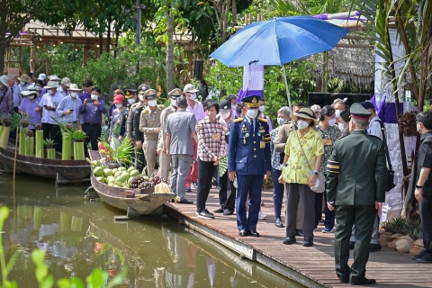 ไฟล์แนบ กปภ.สาขาสมุทรสงคราม น้อมรับเสด็จฯ สมเด็จพระกนิษฐาธิราชเจ้า กรมสมเด็จพระเทพรัตนราชสุดา ฯ สยามบรมราชกุมารี ในโอกาสเสด็จพระราชดำเนิน โครงการอัมพวา ชัยพัฒนานุรักษ์