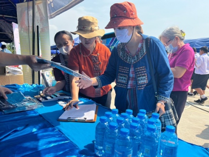 ไฟล์แนบ วันที่ 25  พฤษภาคม  2566 การประปาส่วนภูมิภาคสาขาลำพูน โดยนายพรพจน์ ฑีฆายุ ผู้จัดการ กปภ.สาขาลำพูน มอบหมายให้หัวหน้างานอำนวยการ พร้อมพนักงาน เข้าร่วมกิจกรรม โครงการ บำบัดทุกข์ บำรุงสุข จังหวัดเคลื่อนที่ ประจำเดือน  พฤษภาคม 2566 ณ อำเภอบ้านโฮ่ง  จ.ลำพูน 