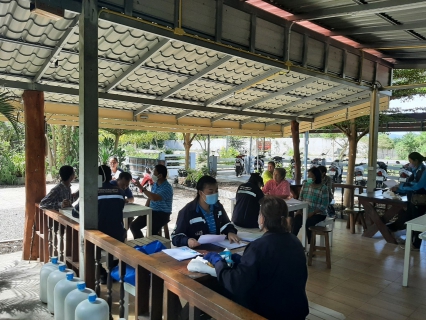 ไฟล์แนบ กปภ.สาขาปราณบุรี จัดกิจกรรมเติมใจให้กัน ลงพื้นที่ออกหน่วยประชาสัมพันธ์เชิงรุก เพิ่มผู้ใช้น้ำและปริมาณน้ำจำหน่าย สร้างความเชื่อมั่นด้านคุณภาพ และบริการของ กปภ. แนวเส้นท่อเมนใหม่ ณ หมู่บ้านห้วยตะแปด หมู่ที่ 6 ตำบลสามพระยา จังหวัดเพชรบุรี