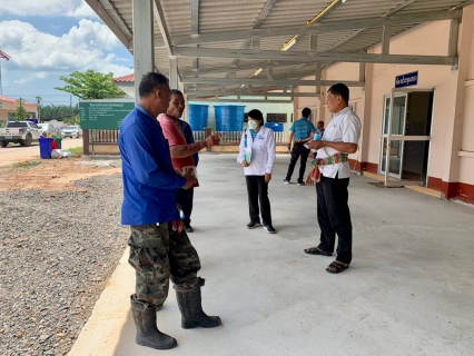 ไฟล์แนบ นางจันทิรา ทองพูล ผู้จัดการ กปภ.สาขาไชยา พร้อมด้วยเจ้าหน้าที่จากกองแผนงานโครงการ กปภ. เข้าร่วมประชุม กับผู้นำชุมชน ต.ทุ่ง อ.ไชยา จ.สุราษฎร์ธานี เพื่อชี้แจงข้อมูล ในการขอใช้แหล่งน้ำดิบคลองตะเคียน ในการผลิตน้ำประปา