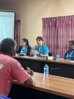 ไฟล์แนบ นางจันทิรา ทองพูล ผู้จัดการ กปภ.สาขาไชยา พร้อมด้วยเจ้าหน้าที่จากกองแผนงานโครงการ กปภ. เข้าร่วมประชุม กับผู้นำชุมชน ต.ทุ่ง อ.ไชยา จ.สุราษฎร์ธานี เพื่อชี้แจงข้อมูล ในการขอใช้แหล่งน้ำดิบคลองตะเคียน ในการผลิตน้ำประปา