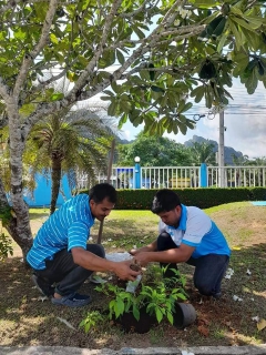 ไฟล์แนบ การประปาส่วนภูมิภาคสาขาอ่าวลึก จัดกิจกรรมโครงการ กปภ.ปลูกป่าเพื่อแผ่นดิน เทิดพระเกียรติพระบาทสมเด็จพระบรมชนกาธิเบศรมหาภูมิพลอดุลยเดชมหาราช บรมนาถบพิตร (Father's Land) ปี 2566