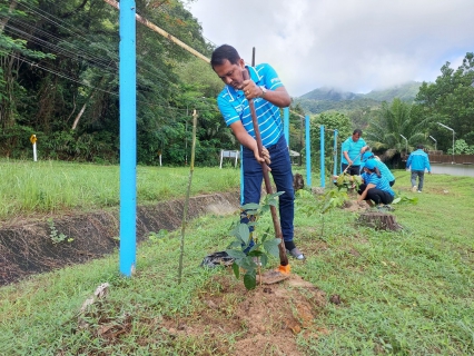 ไฟล์แนบ กปภ.สาขาระนอง จัดกิจกรรมในโครงการ กปภ.ปลูกป่าเพื่อแผ่นดิน เทิดพระเกียรติพระบาทสมเด็จพระบรมชนกาธิเบศร มหาภูมิพลอดุลยเดชมหาราช บรมนาถบพิตร ปี 2566