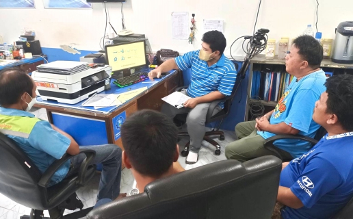 ไฟล์แนบ กปภ.สาขาขลุง เข้าร่วมการซักซ้อมความรู้เกี่ยวกับระบบการผลิต และการทำจาร์เทส คิดคำนวนการจ่ายสารเคมีให้เหมาะสมกับการผลิตน้ำและการควบคุณภาพน้ำ