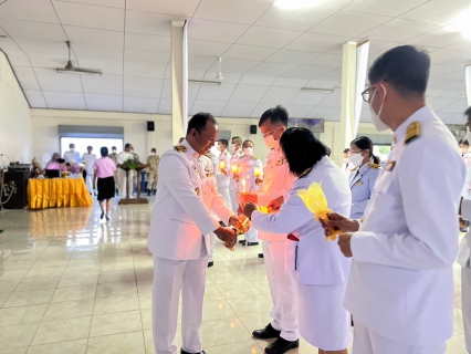 ไฟล์แนบ ร่วมกิจกรรมพิธีถวายเครื่องราชสักการะ วางพานพุ่ม และพิธีจุดเทียนถวายพระพรชัยมงคล