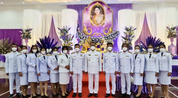 ไฟล์แนบ กปภ.สาขาขลุง เข้าร่วมพิธีทำบุญถวายพระราชกุศล และพิธีถวายราชสักการะพร้อมวางพานพุ่มในกิจกรรมวันเฉลิมพระเกียรติสมเด็จพระนางเจ้าฯ พระบรมราชินี เนื่องในโอกาสวันเฉลิมพระชนมพรรษา 3 มิถุนายน 2566