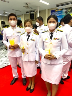 ไฟล์แนบ การประปาส่วนภูมิภาคสาขาท่าแซะ ร่วมพิธีถวายราชสักการะและวางพานพุ่ม และพิธีจุดเทียนถวายพระพรชัยมงคล เนื่องในโอกาสวันเฉลิมพระชนมพรรษา สมเด็จพระนางเจ้า ฯ พระบรมราชินี