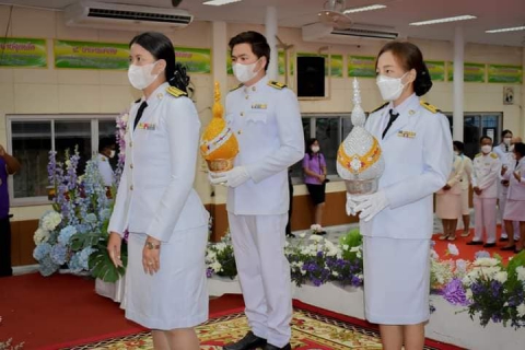 ไฟล์แนบ การประปาส่วนภูมิภาคสาขาท่าแซะ ร่วมพิธีถวายราชสักการะและวางพานพุ่ม และพิธีจุดเทียนถวายพระพรชัยมงคล เนื่องในโอกาสวันเฉลิมพระชนมพรรษา สมเด็จพระนางเจ้า ฯ พระบรมราชินี