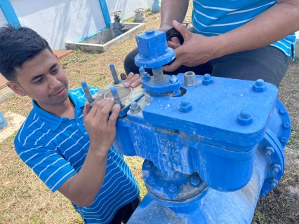 ไฟล์แนบ กปภ.สาขาท่ามะกา ดำเนินการดูแลบำรุงรักษาอุปกรณ์ในพื้นที่ สถานีจ่ายน้ำลูกแก เพื่อให้พร้อมใช้งานเป็นปัจจุบัน