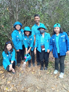 ไฟล์แนบ การประปาส่วนภูมิภาคสาขากาญจนดิษฐ์เข้าร่วมกิจกรรม ปลูกป่าชายเลนแนวหน้า และเก็บขยะชายฝั่งทะเล ณ บริเวณพื้นที่ดำเนินโครงการป่าในเมือง วันสิ่งแวดล้อมโลก (World Environment Day)