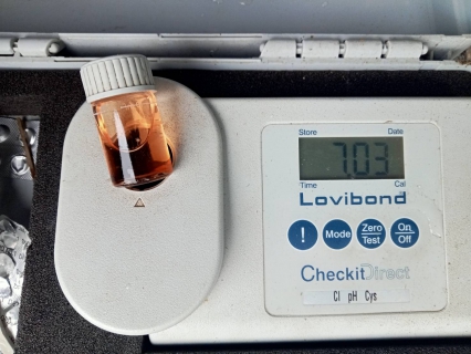 ไฟล์แนบ วันพุธที่ 7 มิถุนายน 2566  การประปาส่วนภูมิภาคสาขากาญจนดิษฐ์ ภายใต้การนำของ นายสุรพงศ์ สมหวัง ผู้จัดการการประปาส่วนภูมิภาคสาขากาญจนดิษฐ์ มอบหมายพนักงาน งานผลิต ลงพื้นที่ตรวจสอบคุณภาพจำนวน 6 จุด เพื่อเป็นการทวนสอบ RE-CHECK คุณภาพน้ำในระบบจำหน่ายตามโครงการ Water is life อีกทั้งเป็นการควบคุมคุณภาพน้ำประปาให้ได้มาตรฐาน ของกรมอนามัยและของ การประปาส่วนภูมิภาคต่อไป 