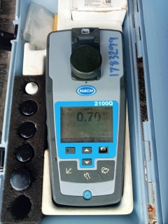 ไฟล์แนบ วันพุธที่ 7 มิถุนายน 2566  การประปาส่วนภูมิภาคสาขากาญจนดิษฐ์ ภายใต้การนำของ นายสุรพงศ์ สมหวัง ผู้จัดการการประปาส่วนภูมิภาคสาขากาญจนดิษฐ์ มอบหมายพนักงาน งานผลิต ลงพื้นที่ตรวจสอบคุณภาพจำนวน 6 จุด เพื่อเป็นการทวนสอบ RE-CHECK คุณภาพน้ำในระบบจำหน่ายตามโครงการ Water is life อีกทั้งเป็นการควบคุมคุณภาพน้ำประปาให้ได้มาตรฐาน ของกรมอนามัยและของ การประปาส่วนภูมิภาคต่อไป 