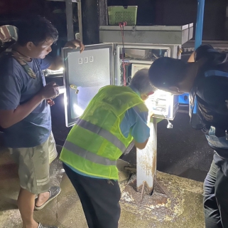 ไฟล์แนบ กปภ.สาขาขลุง ออกสำรวจหาท่อรั่วในพื้นที่ตามแผน MM01 ท่อจ่ายเทศบาลเมืองขลุง บริเวณเทศบาลสาย3 ตั้งแต่ซุ้มทางเข้าสาย3 ถึงหน้าชมรม พร้อมตรวจสอบแก้ไขตู้ DMA01-3