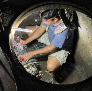 ไฟล์แนบ กปภ.สาขาขลุง ออกสำรวจหาท่อรั่วในพื้นที่ตามแผน MM01 ท่อจ่ายเทศบาลเมืองขลุง บริเวณเทศบาลสาย3 ตั้งแต่ซุ้มทางเข้าสาย3 ถึงหน้าชมรม พร้อมตรวจสอบแก้ไขตู้ DMA01-3