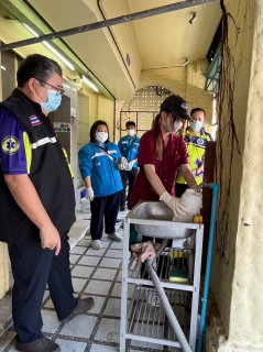 ไฟล์แนบ กปภ.สาขาระนอง ร่วมกับ สาธารณสุขจังหวัดระนอง ลงพื้นที่เก็บตัวอย่างน้ำในพื้นที่บริการ ดำเนินโครงการ ต่ออายุน้ำประปาดื่มได้