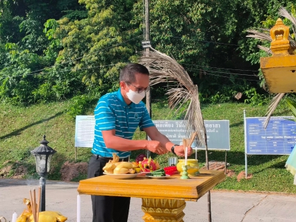 ไฟล์แนบ กปภ.สาขาภูเก็ต ร่วมจัดกิจกรรม พิธีสักการะพระภูมิเจ้าที่ ศาลพระแม่ธรณีวิสุทธิสรรพสักขีบารมีธำรงชล ที่ประดิษฐานบริเวณด้านหน้าอาคารสำนักงาน และพิธีสักการะศาลเจ้าแม่นวลน้องตะเคียนทอง 